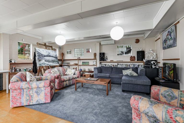 Photo of property in 92 Poaka Avenue, Dinsdale, Hamilton, 3204