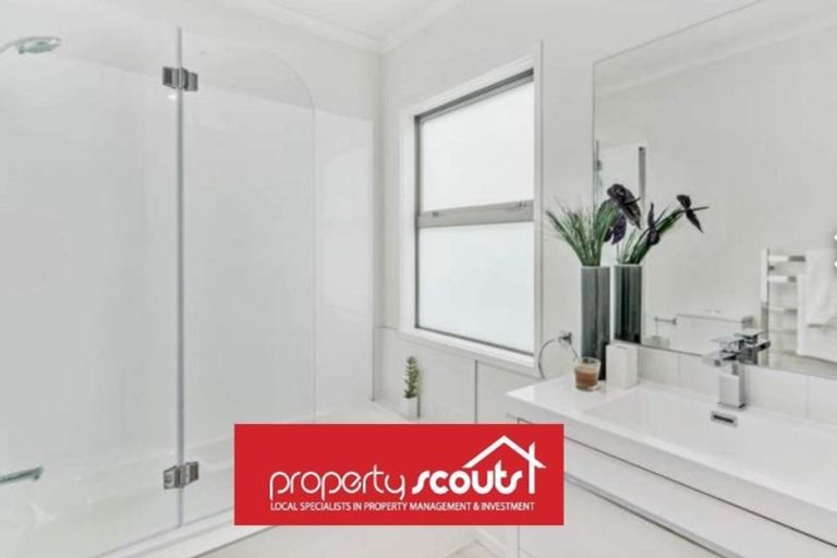 Photo of property in 8 Karauria Lane, Orewa, 0931