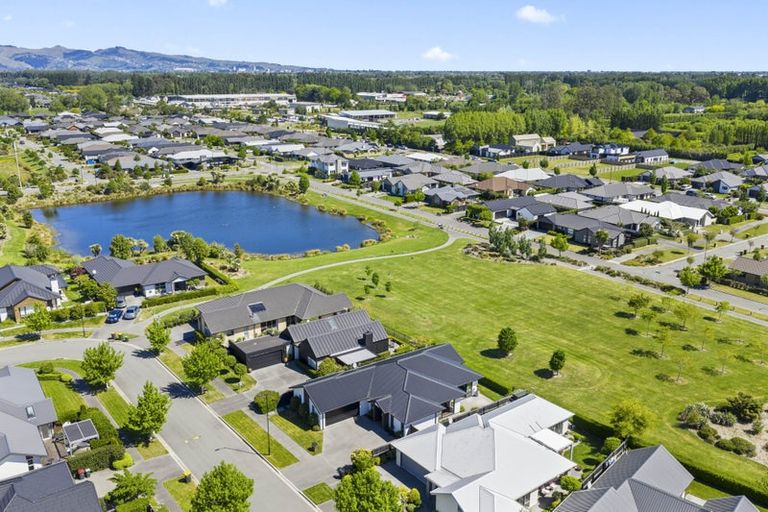 Photo of property in 27 Taiore Crescent, Marshland, Christchurch, 8083