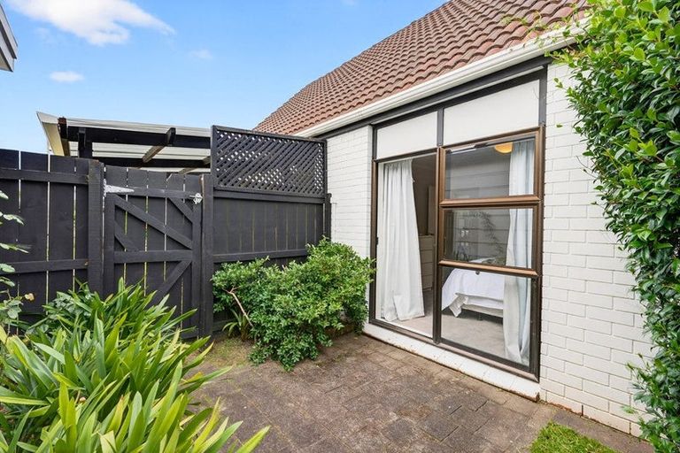 Photo of property in 3/5a Tobruk Crescent, Milford, Auckland, 0620