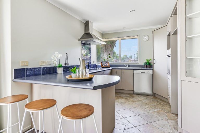 Photo of property in 2 Rochester Place, Nawton, Hamilton, 3200