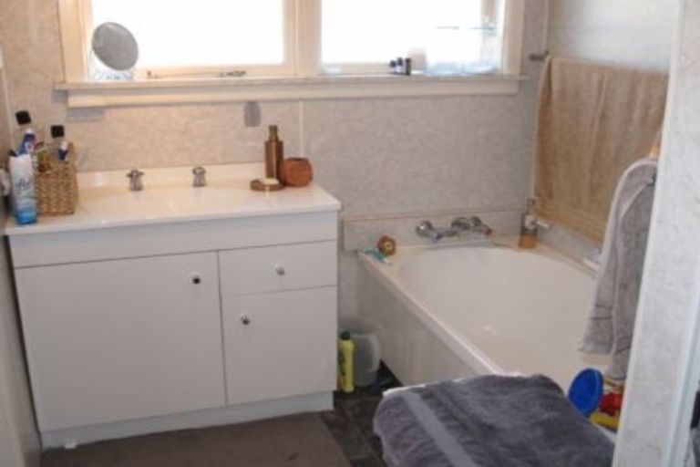 Photo of property in 1/114 Roberta Drive, Somerfield, Christchurch, 8024