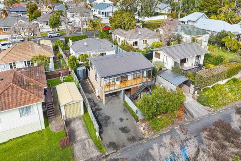 Photo of property in 1/26 Empire Road, Devonport, Auckland, 0624