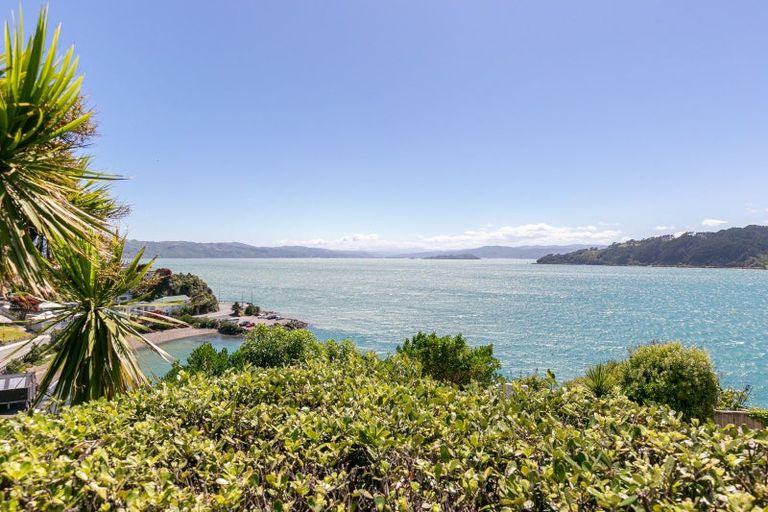 Photo of property in 122 Maida Vale Road, Roseneath, Wellington, 6011