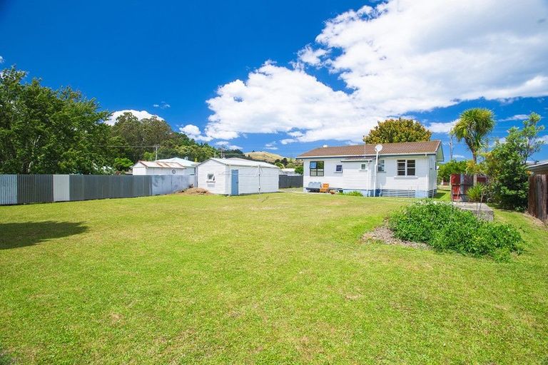 Photo of property in 122 De Lautour Road, Inner Kaiti, Gisborne, 4010