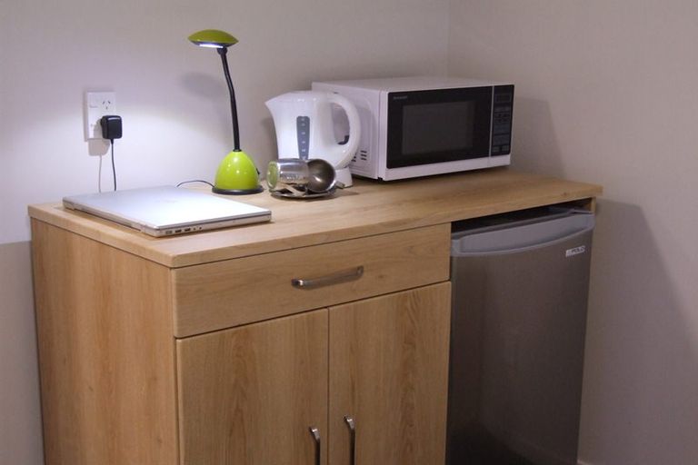 Photo of property in 2 Kerrs Road, Wiri, Auckland, 2104