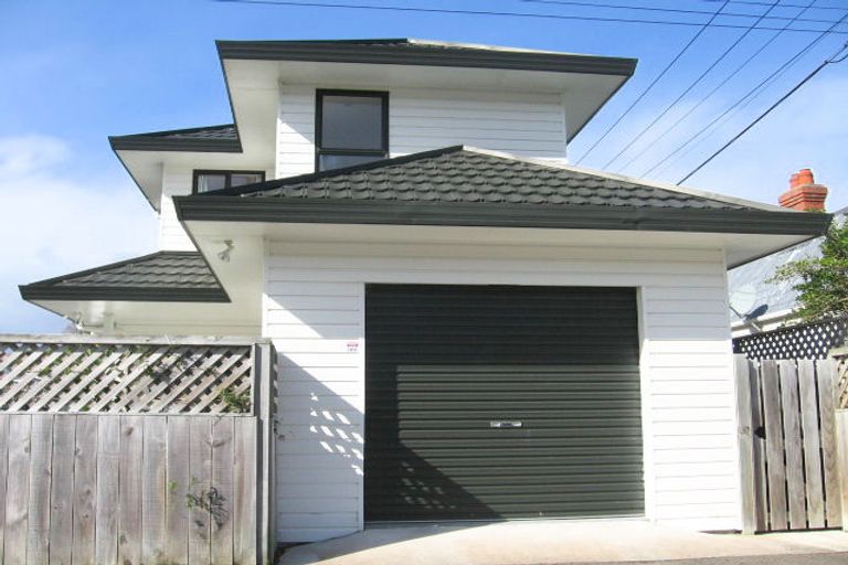 Photo of property in 91 Freyberg Street, Lyall Bay, Wellington, 6022