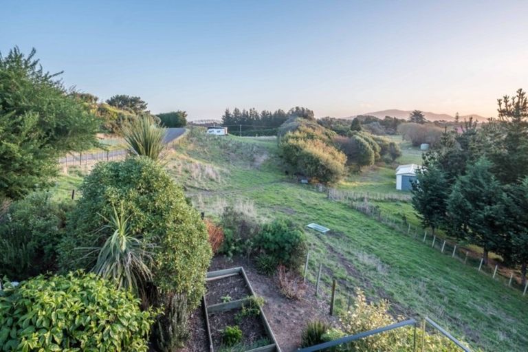 Photo of property in 194 Peka Peka Road, Peka Peka, Waikanae, 5391