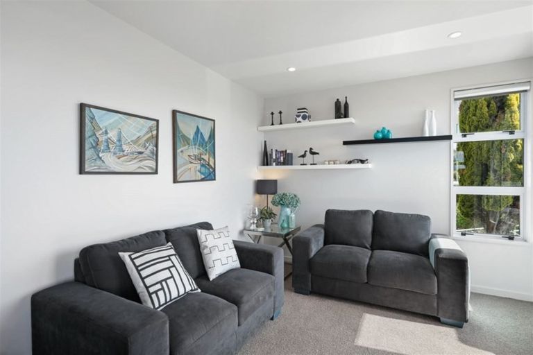 Photo of property in 1/5a Madeley Road, Mount Pleasant, Christchurch, 8081