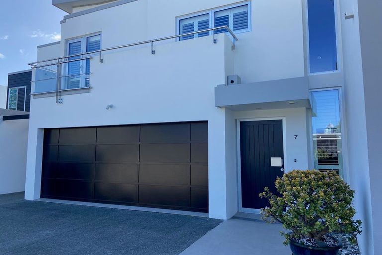 Photo of property in 7/258 Hurstmere Road, Takapuna, Auckland, 0622