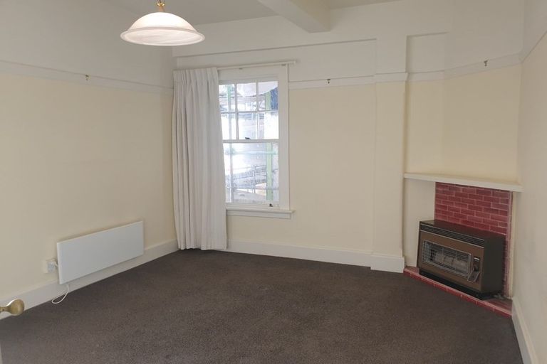 Photo of property in Inverleith Apartments, 5/306 Oriental Parade, Oriental Bay, Wellington, 6011
