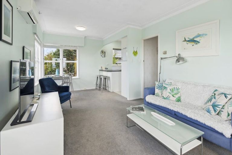 Photo of property in 1/239 Glamorgan Drive, Torbay, Auckland, 0630