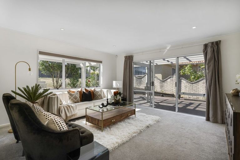 Photo of property in 16 Whitford Road, Howick, Auckland, 2014