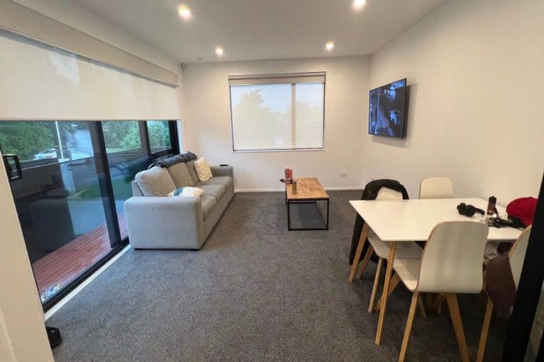 Photo of property in 34 Sylvan Avenue, Northcote, Auckland, 0627