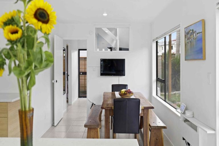 Photo of property in 42a Matakatia Parade, Matakatia, Whangaparaoa, 0930