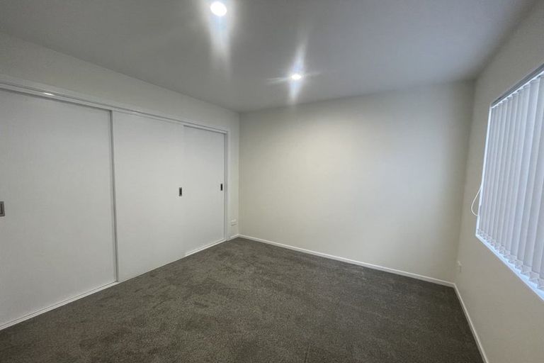 Photo of property in 16 Blue Way, Glendene, Auckland, 0602