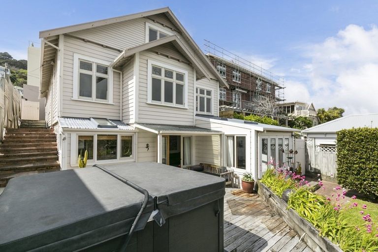 Photo of property in 1 Duke Street, Mount Victoria, Wellington, 6011