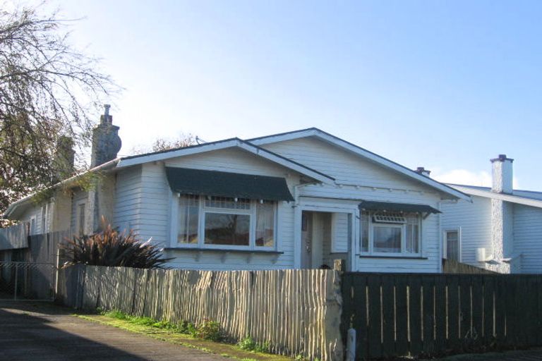 Photo of property in 16 Clausen Street, Takaro, Palmerston North, 4412