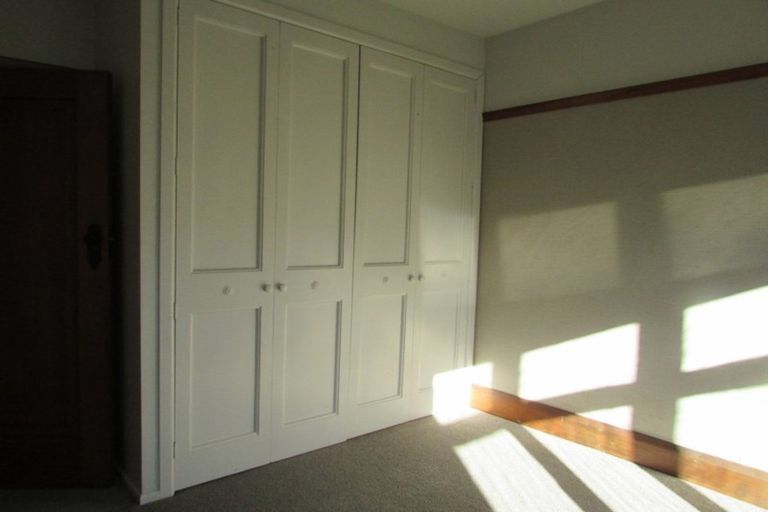 Photo of property in 100 Shakespeare Road, Waltham, Christchurch, 8023