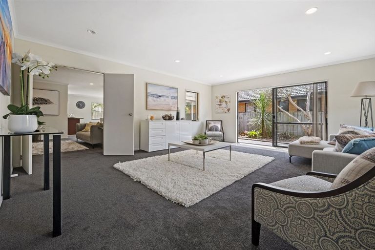 Photo of property in 26 Mandalay Place, Waiuku, 2123