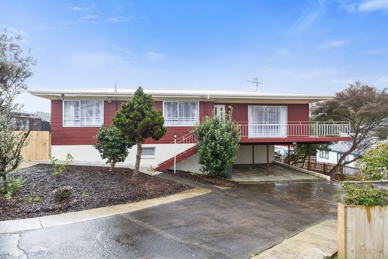 Photo of property in 17 Woodvale Road, Glen Eden, Auckland, 0602