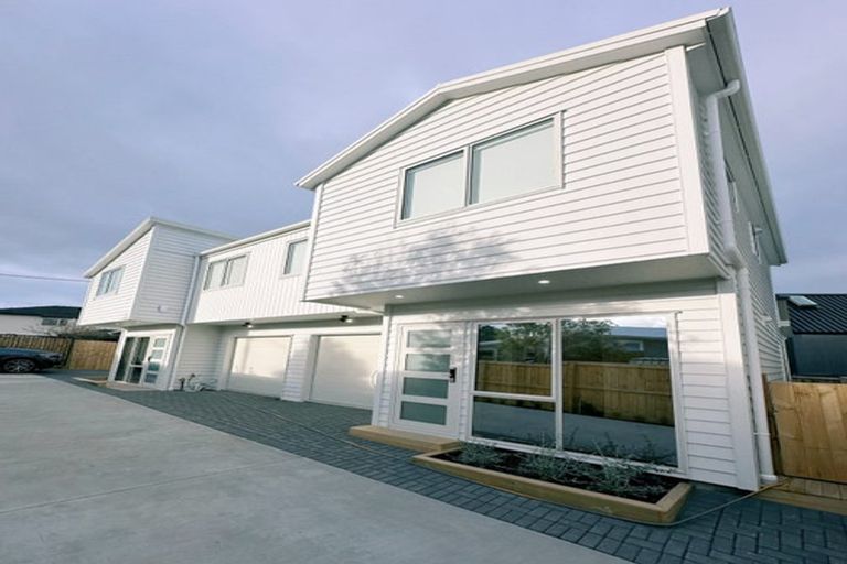 Photo of property in 6b Law Street, Torbay, Auckland, 0630