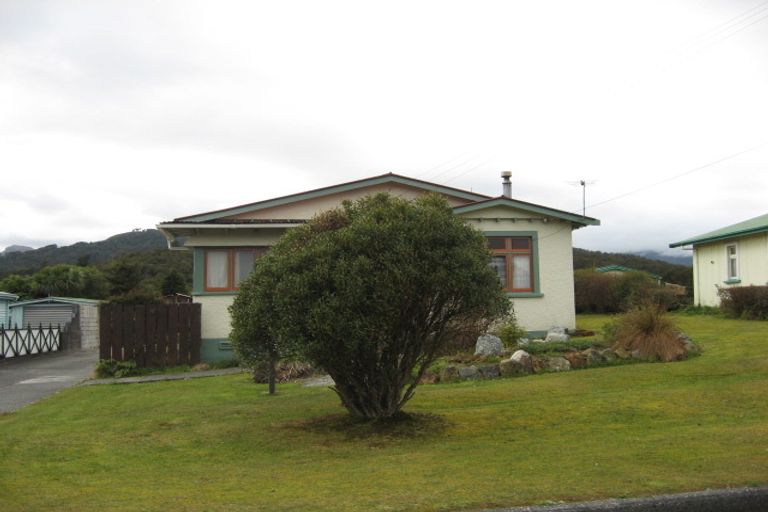 Photo of property in 20 Ballance Street, Runanga, 7803