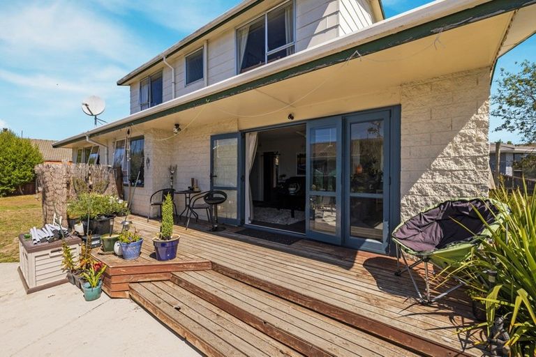 Photo of property in 9 Rosanna Place, Aranui, Christchurch, 8061
