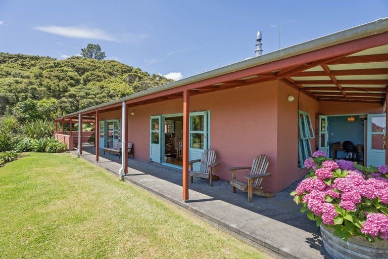 Photo of property in 206 Colville Road, Coromandel, 3584