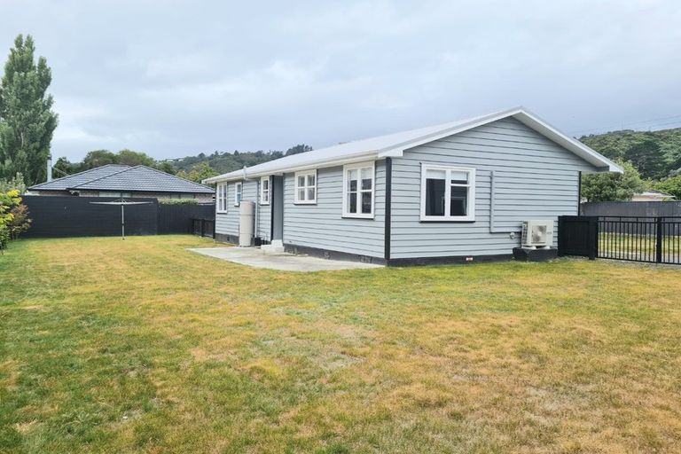 Photo of property in 11 Richard Grove, Stokes Valley, Lower Hutt, 5019