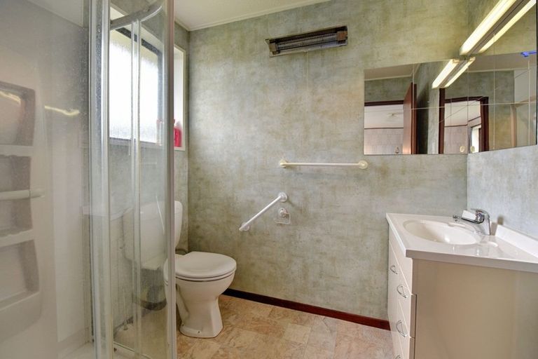 Photo of property in 5 Raeburn Place, Gore, 9710