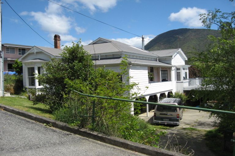 Photo of property in 5 Taranaki Street, Picton, 7220