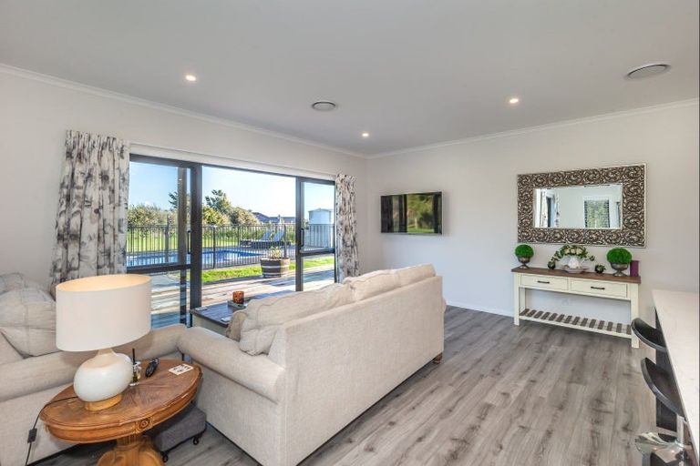 Photo of property in 63 Ohau Gravels Way, Ohau, Levin, 5570