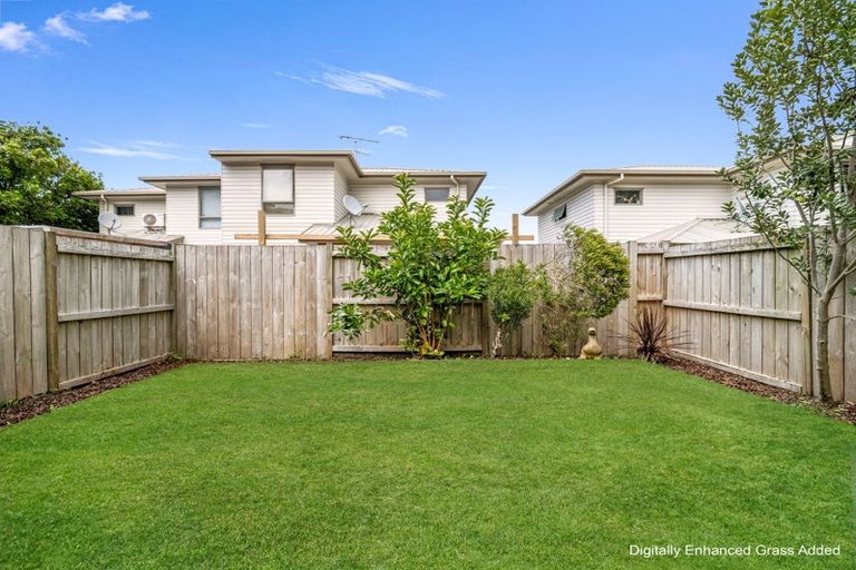 Photo of property in 6 Barnea Circle, Glen Eden, Auckland, 0602