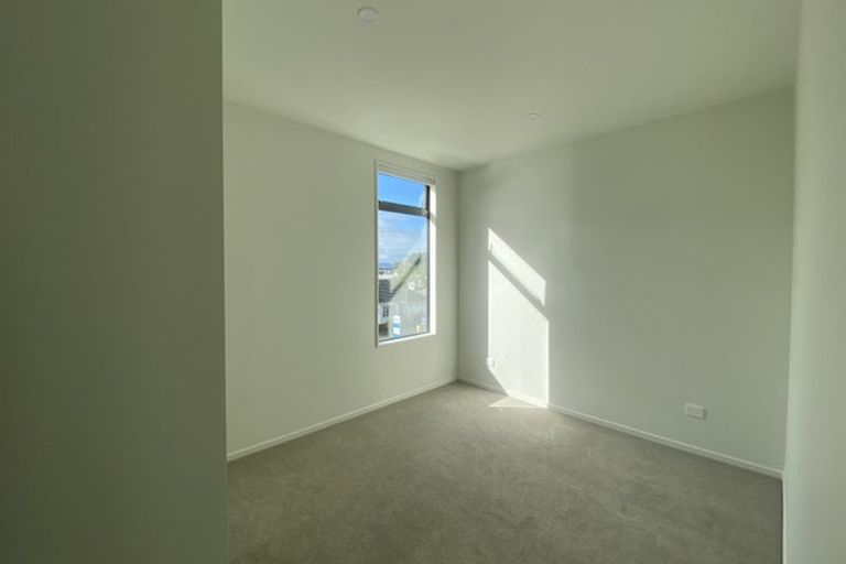 Photo of property in 588c Te Atatu Road, Te Atatu Peninsula, Auckland, 0610