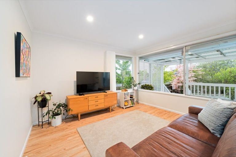 Photo of property in 3/99a View Road, Sunnyvale, Auckland, 0612