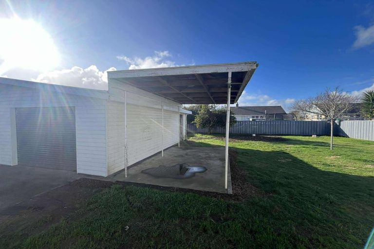 Photo of property in 3 Kauri Street, Levin, 5510