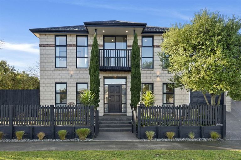 Photo of property in 7 Stoneleigh Green, Parklands, Christchurch, 8083