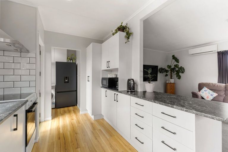 Photo of property in 103 Collins Road, Melville, Hamilton, 3206