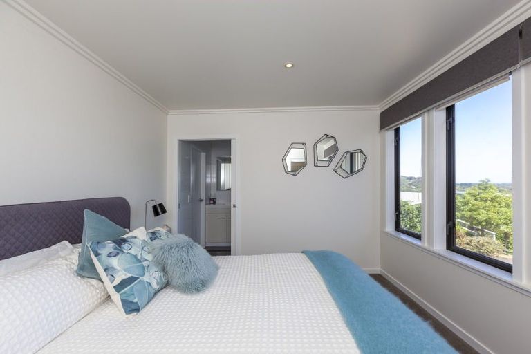 Photo of property in 39b Kakariki Grove, Waikanae, 5036
