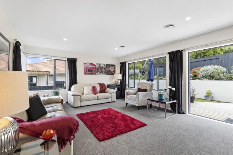Photo of property in 11 Ruapehu Drive, Fitzherbert, Palmerston North, 4410