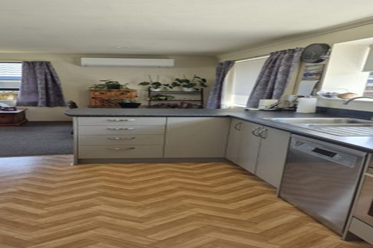 Photo of property in 20a Waitoa Street, Waiuku, 2123