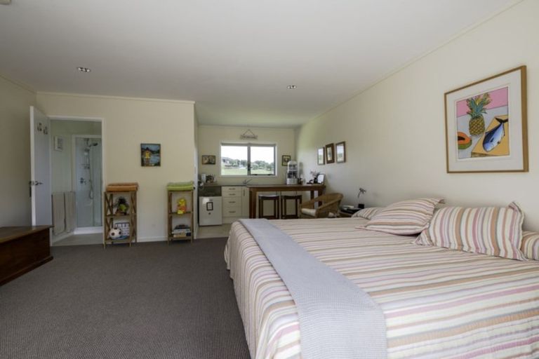 Photo of property in 16 Te Akau Drive, Russell, 0272
