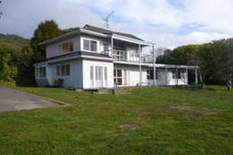 Photo of property in 8 Ruru Street, Waikanae, 5036