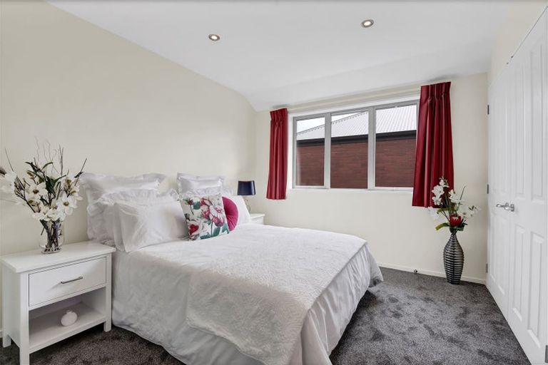 Photo of property in 1/36 Tuckers Road, Redwood, Christchurch, 8051