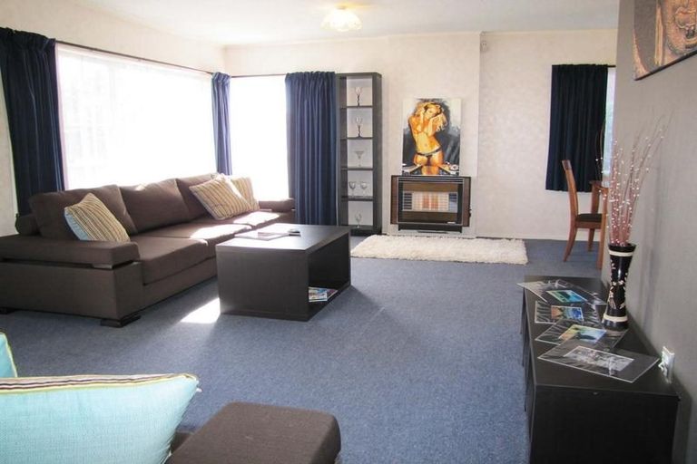 Photo of property in 98 Heta Road, Highlands Park, New Plymouth, 4312