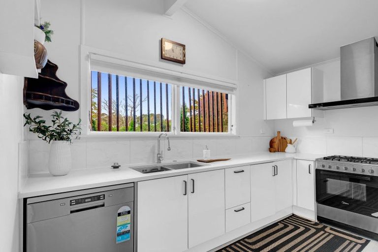 Photo of property in 14 Ridgeway Place, Glenview, Hamilton, 3206