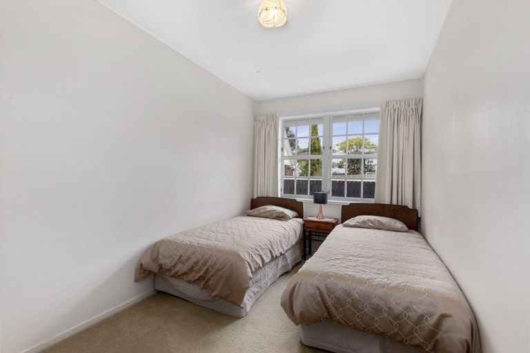 Photo of property in 2/53 Ludlam Crescent, Woburn, Lower Hutt, 5010