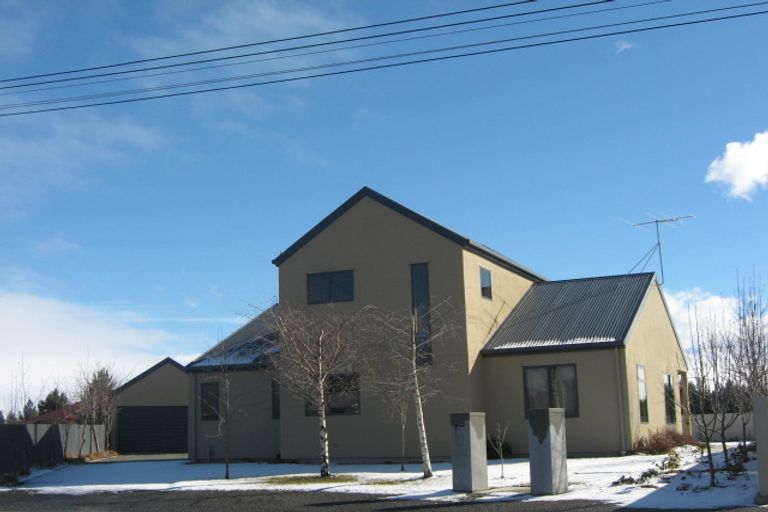 Photo of property in 27 Braemar Place, Twizel, 7901