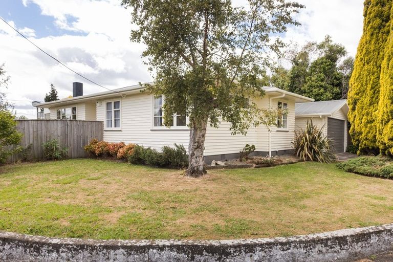 Photo of property in 2 Norwich Place, Awapuni, Palmerston North, 4412